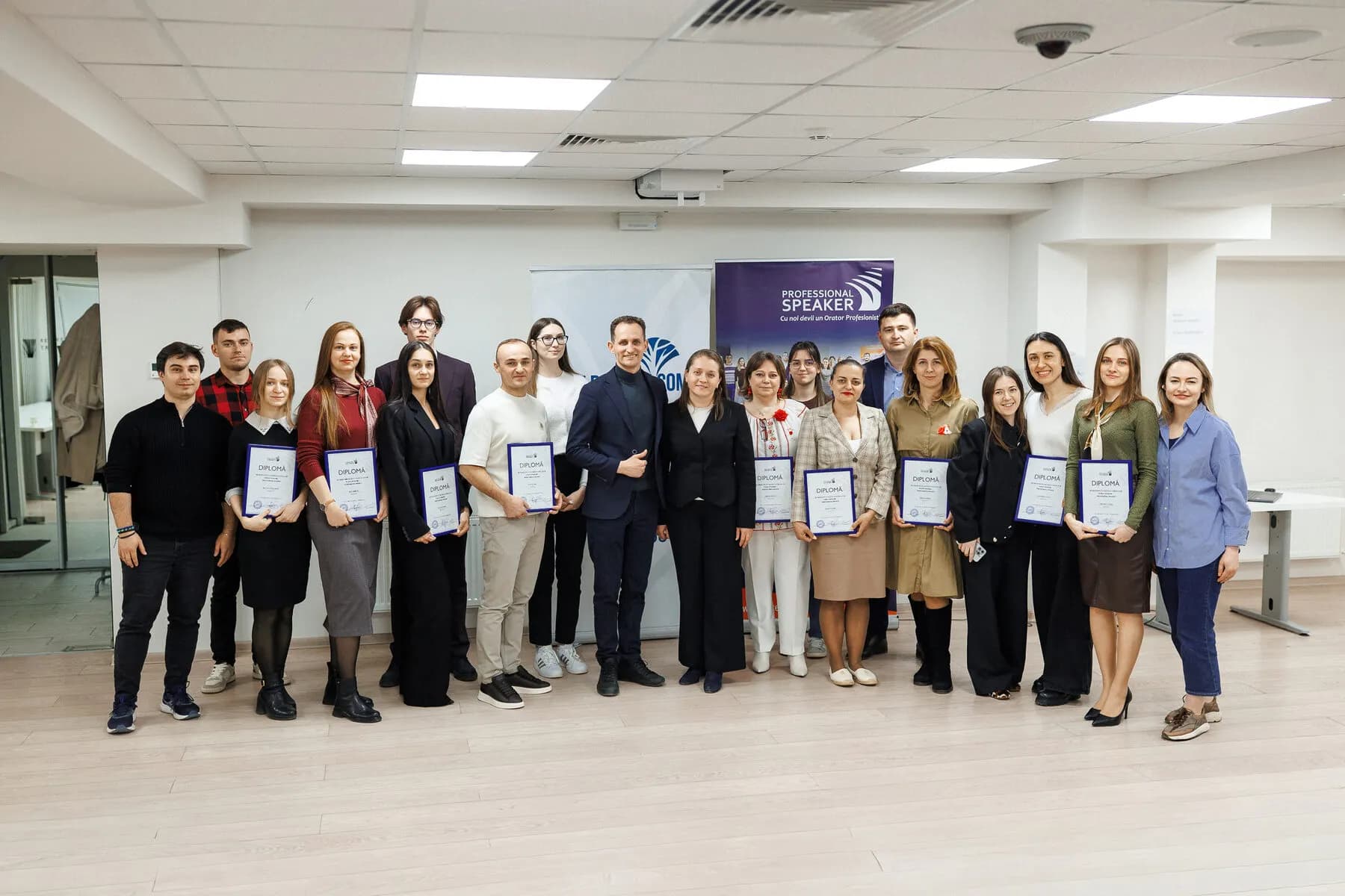 Absolvire Professional Speaker — Ilie și Viorelia cu grupul